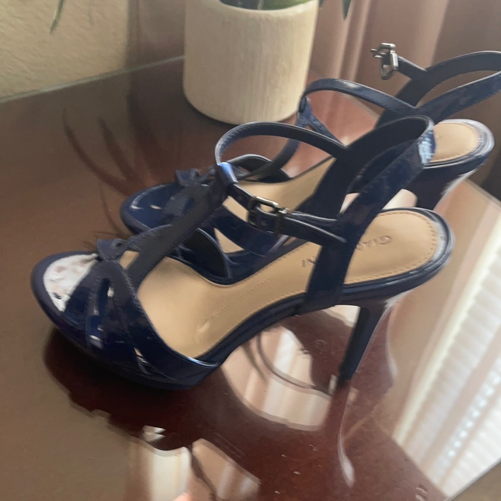 Bery good shoes new